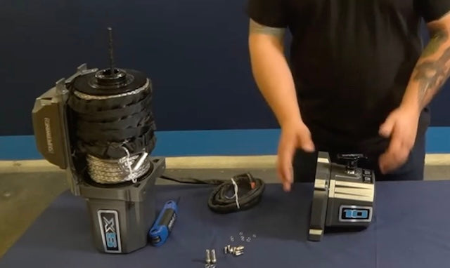 Adjusting winch plate gearbox orientation